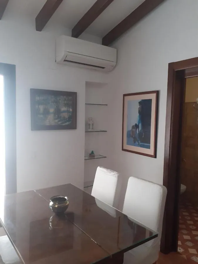Apartamentos Isabel Maro
